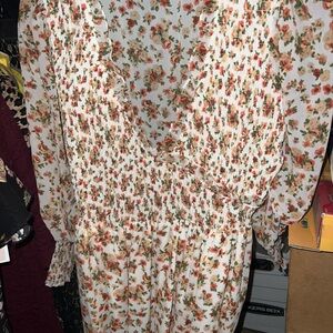 NWOT ASOS DESIGN midi smock dress with shirred cuffs in cream floral print